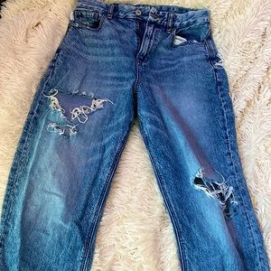 American Eagle high waisted mom jean